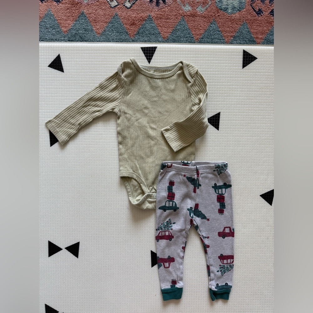 Carter’s|Baby boy/gender neutral Ribbed Sage Onesie & Christmas printed pants•
